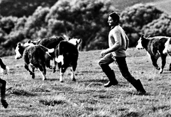 Cliff Young biegnie
